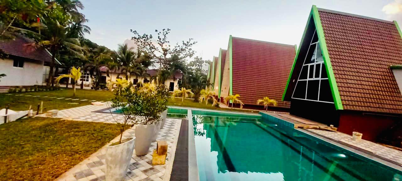 Ceylon Oasis Pool View